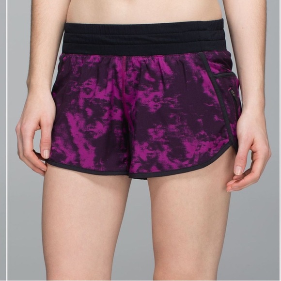 Lululemon Tracker Short III *4-way Stretch in Breezie Regal Plum Black / Black - Picture 2 of 8